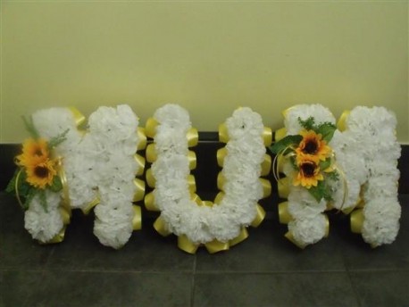 Mum artificial lettering