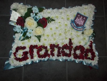 PILLOW WITH NAME AND FOOTBALL BADGE